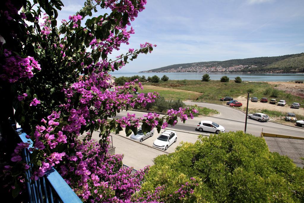 Apartments Irena Trogir Eksteriør bilde